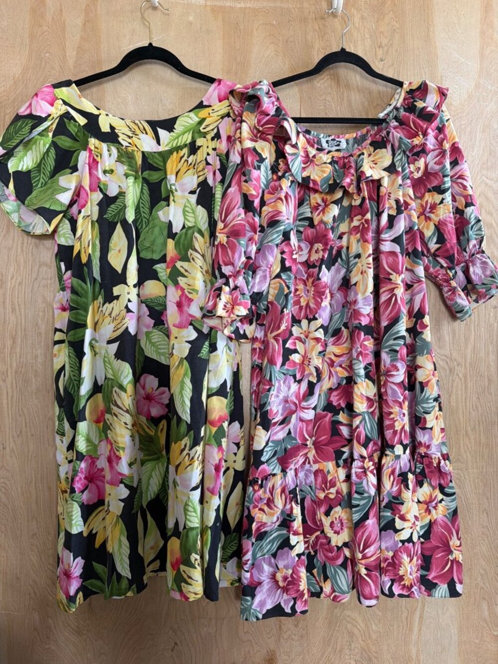 Set of 2 Vintage Hilo Hattie Hawaiian Floral MuuMuu Caftan House Dress Size XL - Picture 2 of 15